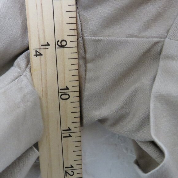 New York & Company* Women's 2" Belt Loop Multipocketed Khaki Chino Shorts~Size 2 - Picture 6 of 10